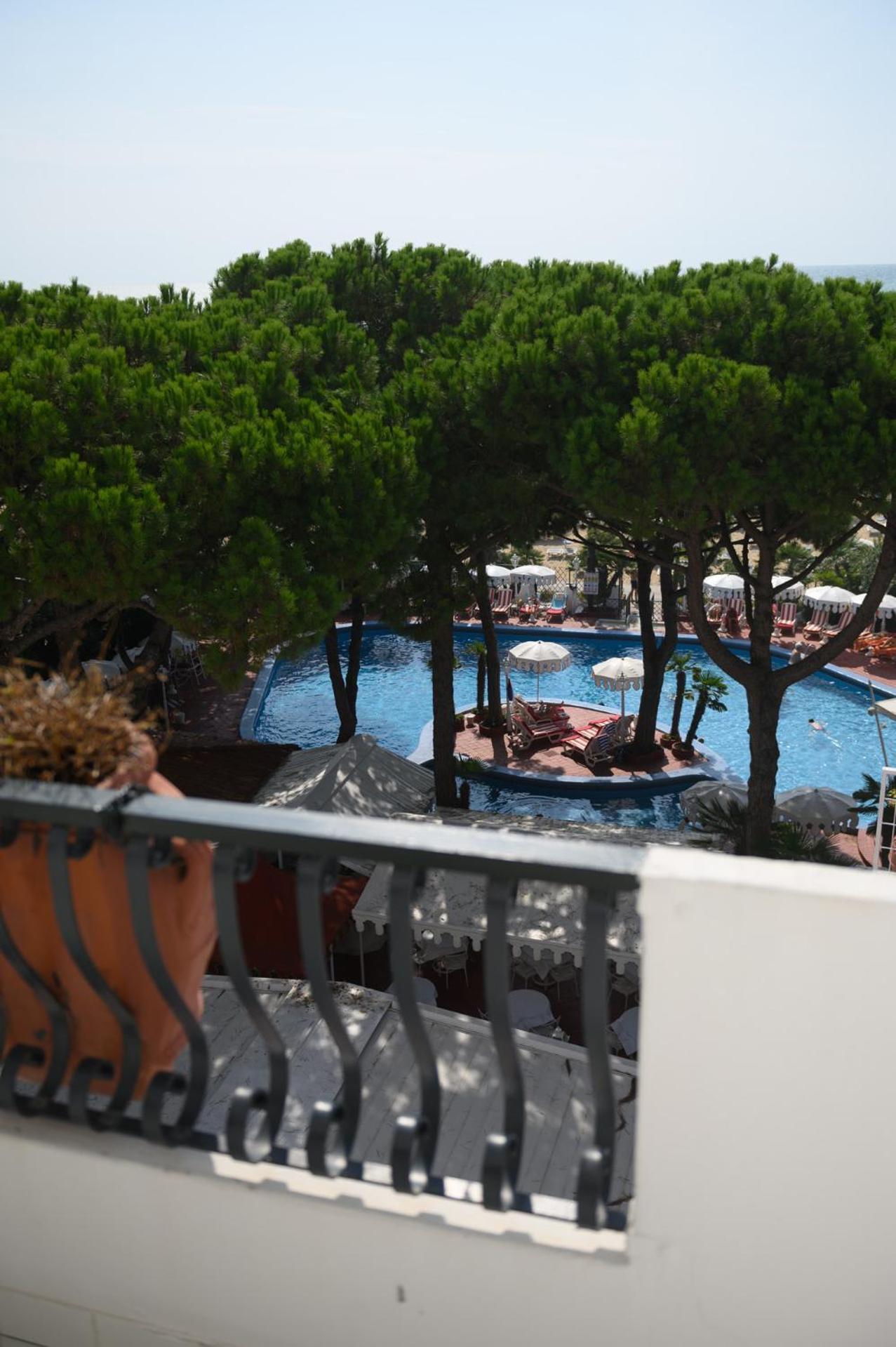 Agora Park Hotel Lido di Jesolo Dış mekan fotoğraf